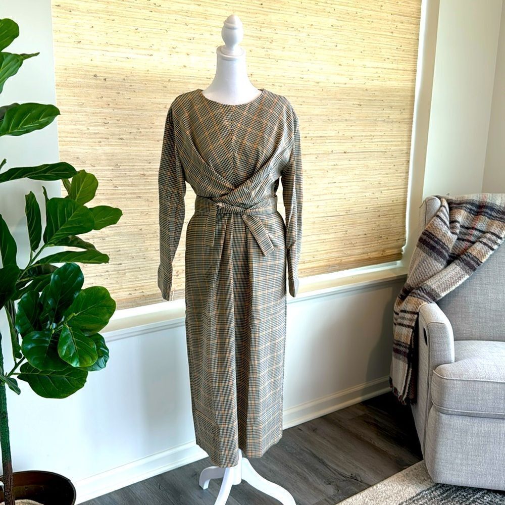 NWT Cubic Dress Womens Plaid- measurements in photos